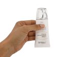ژل ضد آفتاب پرایم با SPF 50 حاوی ویتامین سی در دست